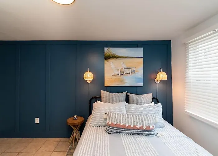 Two Cottages With Patios - Close To Beach